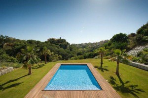 Swimmingpool einer exklusiven Villa in Malaga