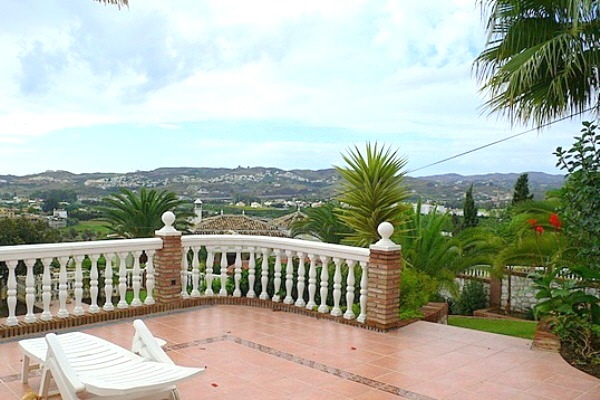 Terrasse mit Blick über das Tal