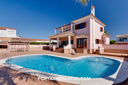 Exklusive Strandvilla mit Pool und fantastischem Meerblick