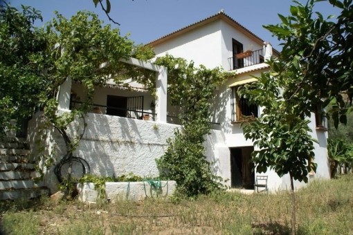Rustikale Finca mit schönem Garten in Riogordo,Málaga