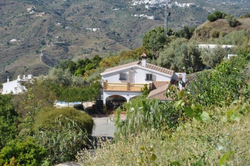 Villa mit Pool und traumhaftem Bergblick in Sayalonga, Vélez-Málaga