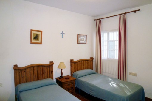 Schlafzimmer mit 2 Einzelbetten