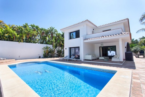Private Und Ruhige Villa In Los Monteros Playa Verkauf Marbella
