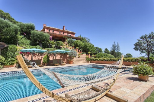 Traditionelle, hochwertige Villa in La Zagaleta mit spektakulärem Blick auf das Mittelmeer und die Küste