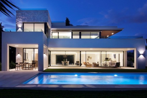 Prächtige neue Villa, nur 200m vom Strand in Guadalmina Baja entfernt - Casasola