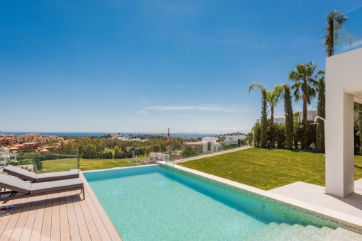 Infinitypool mit toller Aussicht