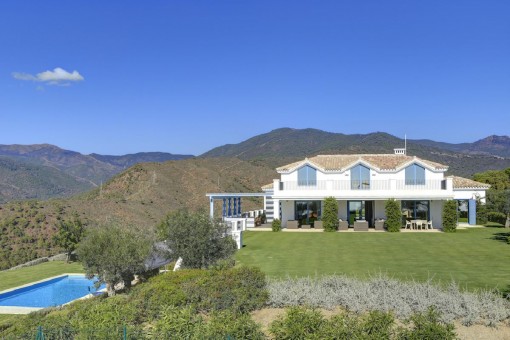 Luxuriöse Villa mit Panoramablick auf das Mittelmeer und die Berge in Monte Mayor, Benahavis