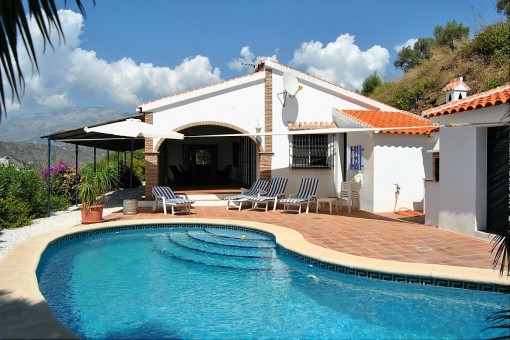 Gepflegte Finca mit Pool in Sayalonga, Málaga