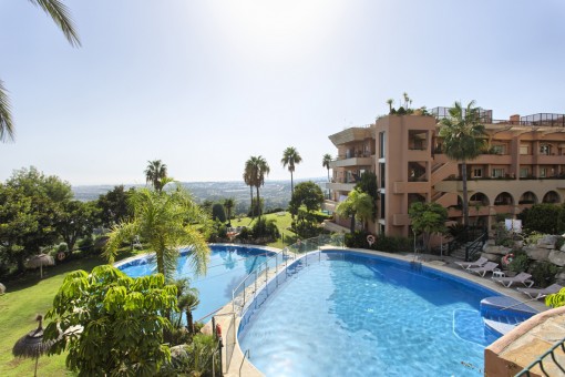Geräumige Wohnung im mittleren Stockwerk mit Panoramablick auf das Meer und in bester Lage in Marbella