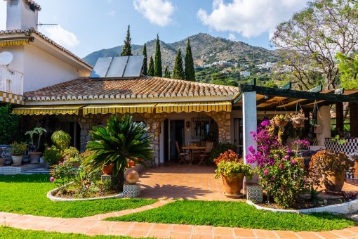 Großes Grundstück mit 5 Häusern in den Hügeln von Mijas, an der Küste von Andalusien