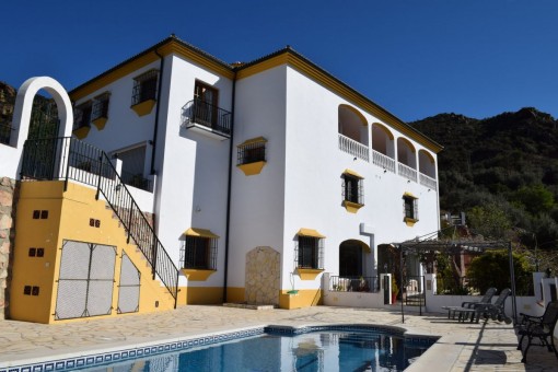 Schöne Luxusvilla in Comares mit Panoramablick auf das Meer und die Berge - ideal zur Ferienvermietung