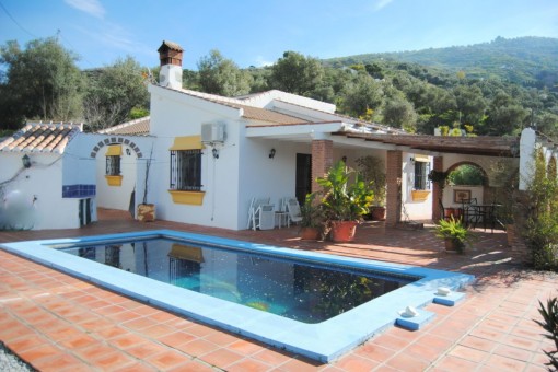 Ausgezeichnete 3-Schlafzimmer-Villa mit Pool und herrlichem Bergblick in Cómpeta
