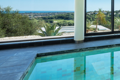 Indoor-Pool